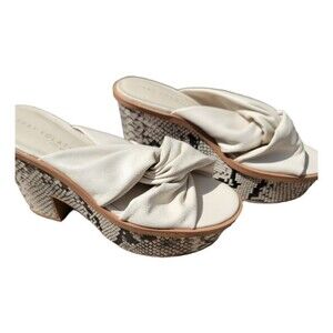 Very Volatile Womens Snakeprint Wedge Heels Sandal Slip On Open Toe Cream Size 9